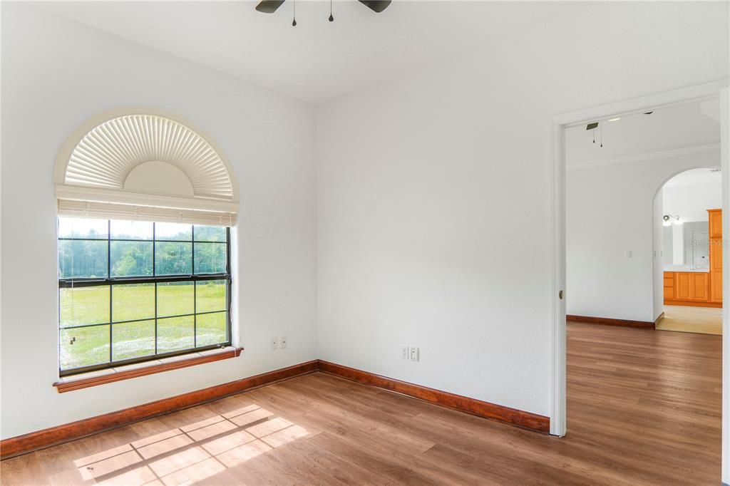 En Venta: $895,000 (3 camas, 2 baños, 2982 Pies cuadrados)