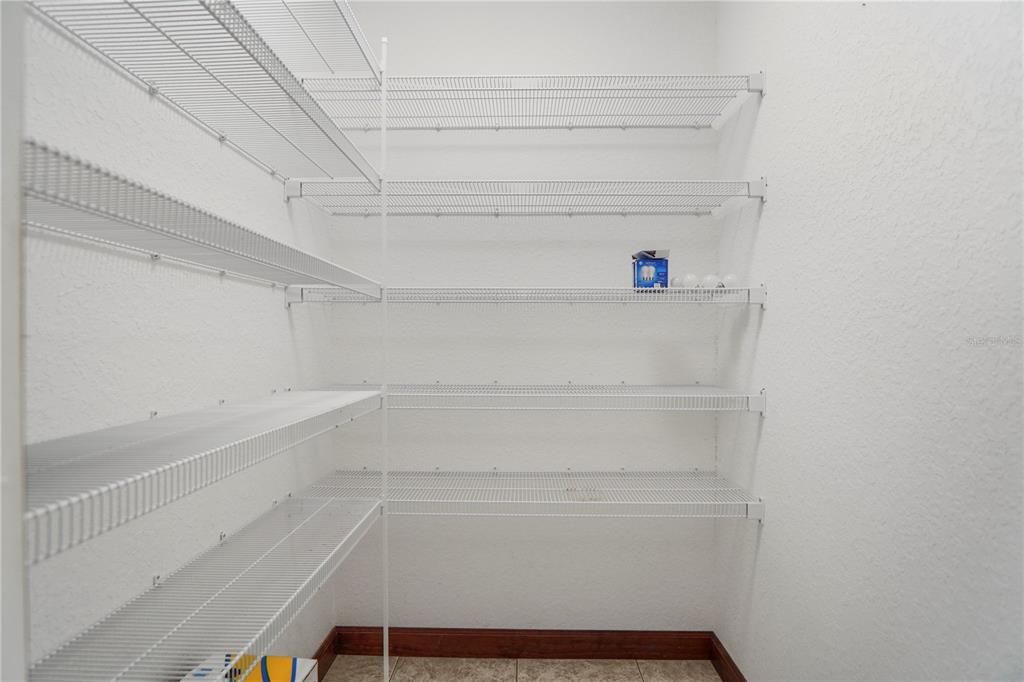 En Venta: $895,000 (3 camas, 2 baños, 2982 Pies cuadrados)