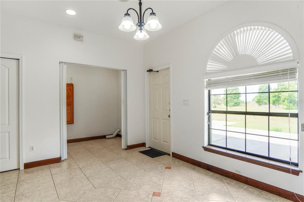 En Venta: $895,000 (3 camas, 2 baños, 2982 Pies cuadrados)