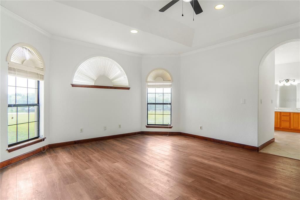 En Venta: $895,000 (3 camas, 2 baños, 2982 Pies cuadrados)