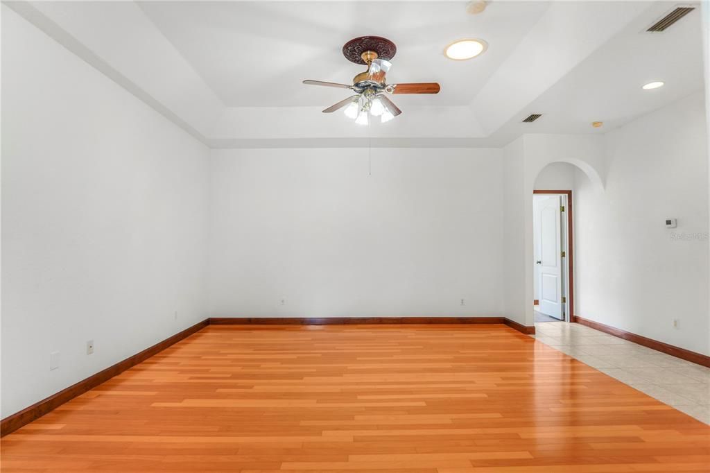 En Venta: $895,000 (3 camas, 2 baños, 2982 Pies cuadrados)