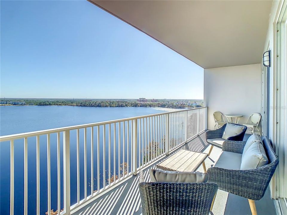 Activo con contrato: $295,900 (2 camas, 2 baños, 1165 Pies cuadrados)