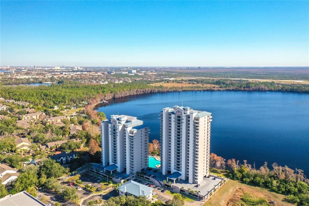 Activo con contrato: $295,900 (2 camas, 2 baños, 1165 Pies cuadrados)