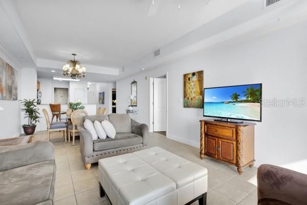 Activo con contrato: $295,900 (2 camas, 2 baños, 1165 Pies cuadrados)