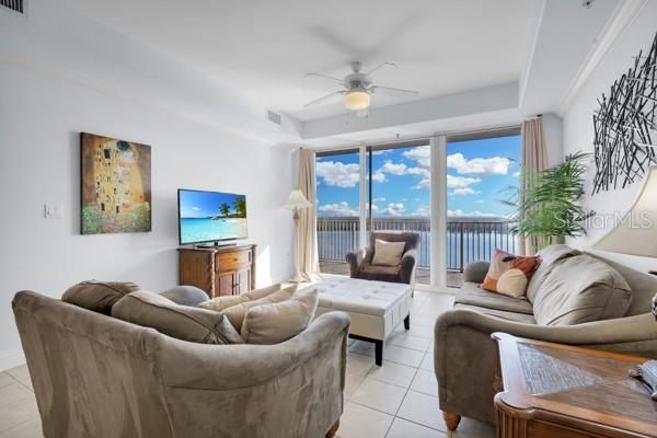 Activo con contrato: $295,900 (2 camas, 2 baños, 1165 Pies cuadrados)