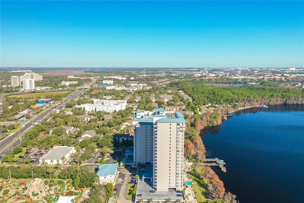 Activo con contrato: $295,900 (2 camas, 2 baños, 1165 Pies cuadrados)