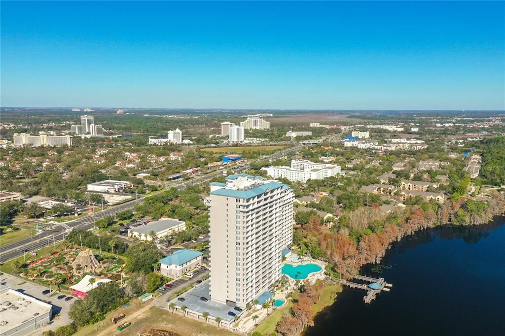 Activo con contrato: $295,900 (2 camas, 2 baños, 1165 Pies cuadrados)