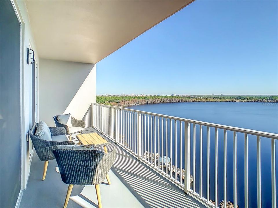 Activo con contrato: $295,900 (2 camas, 2 baños, 1165 Pies cuadrados)