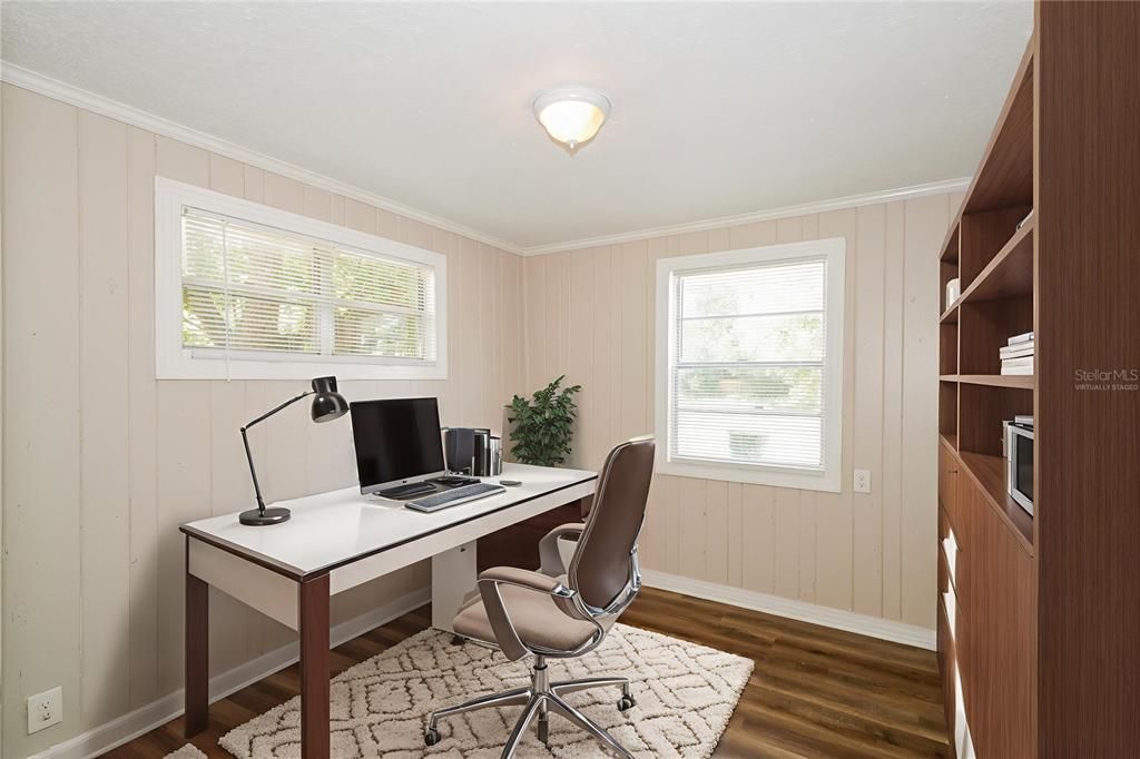 Active With Contract: $249,999 (3 beds, 2 baths, 1086 Square Feet)