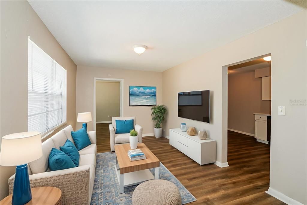 Active With Contract: $249,999 (3 beds, 2 baths, 1086 Square Feet)