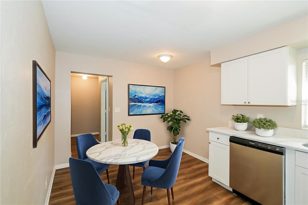 Active With Contract: $249,999 (3 beds, 2 baths, 1086 Square Feet)