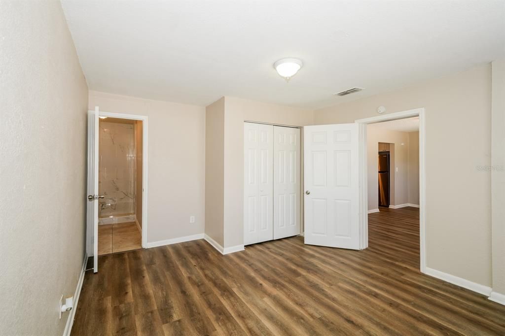 Active With Contract: $249,999 (3 beds, 2 baths, 1086 Square Feet)