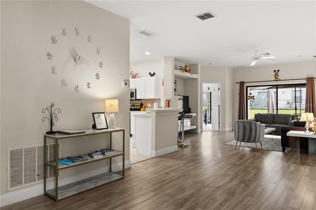 待售: $445,000 (4 贝兹, 3 浴室, 1638 平方英尺)