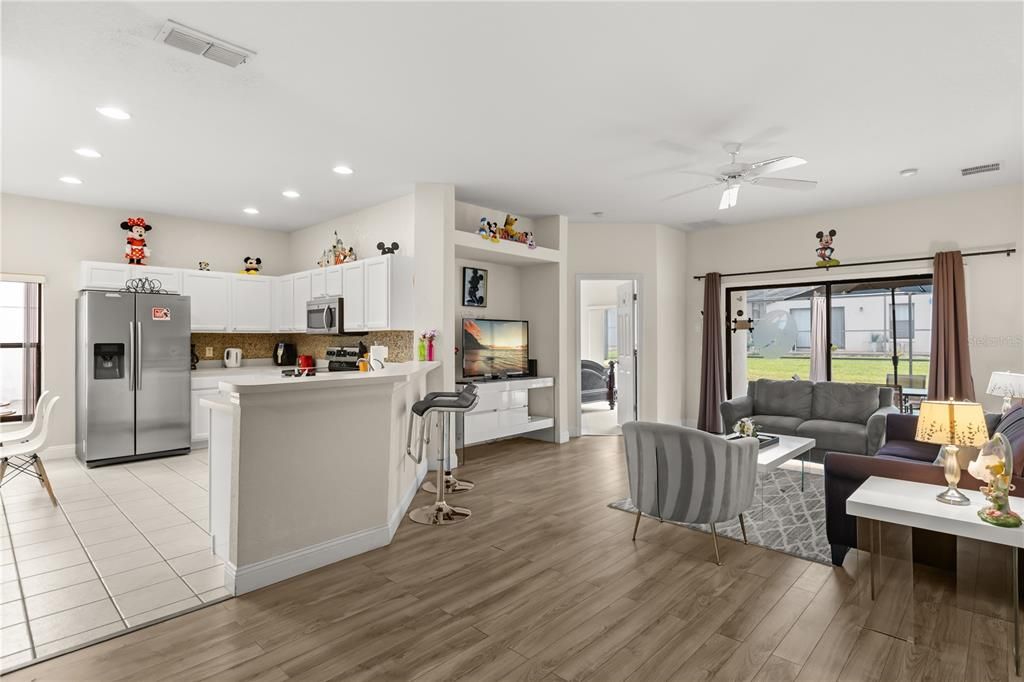 待售: $445,000 (4 贝兹, 3 浴室, 1638 平方英尺)