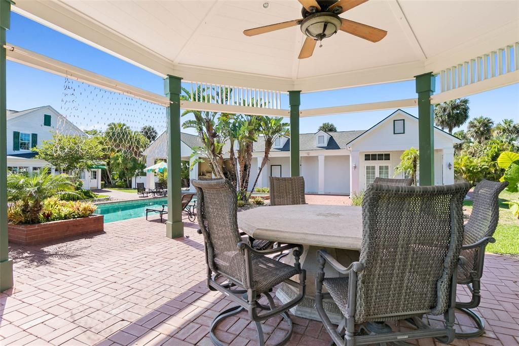 待售: $2,999,999 (6 贝兹, 6 浴室, 9436 平方英尺)