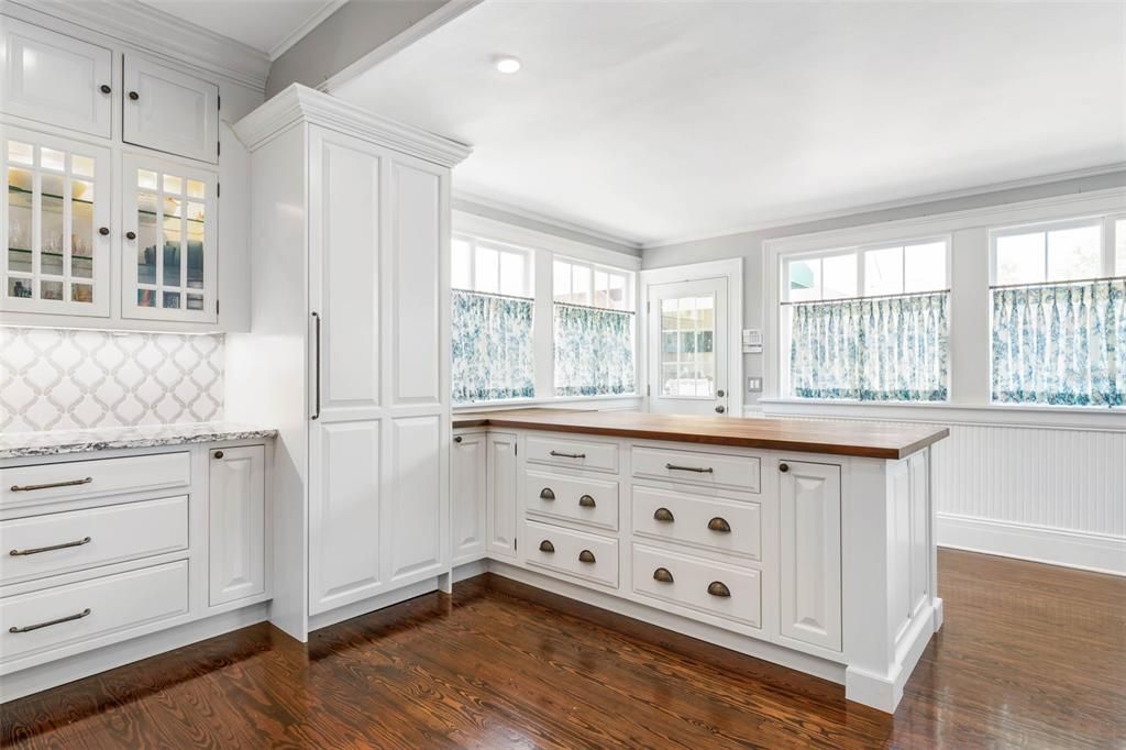 待售: $2,999,999 (6 贝兹, 6 浴室, 9436 平方英尺)