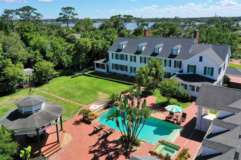 待售: $2,999,999 (6 贝兹, 6 浴室, 9436 平方英尺)