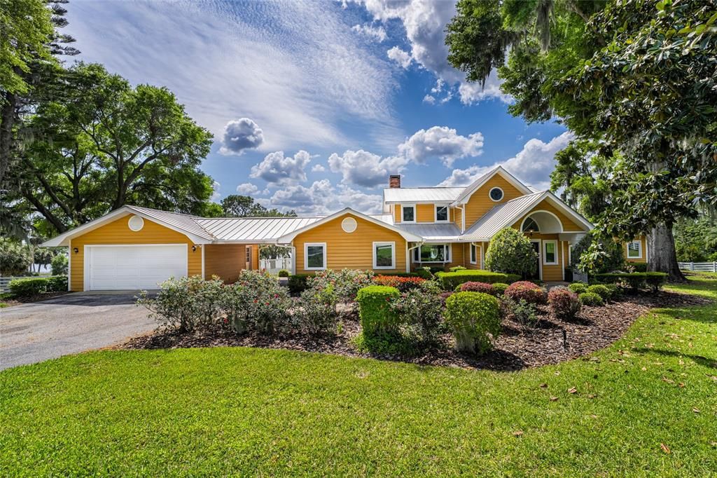 Недавно продано: $1,990,000 (3 спален, 3 ванн, 4008 Квадратных фут)