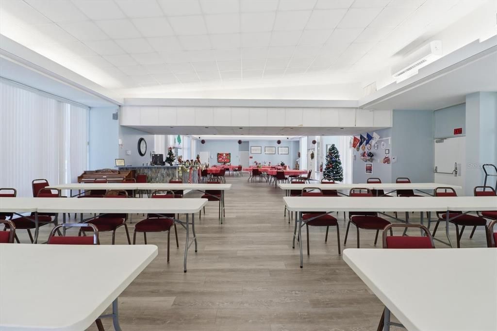 For Sale: $299,900 (2 beds, 2 baths, 1621 Square Feet)