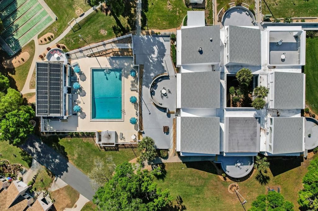 For Sale: $299,900 (2 beds, 2 baths, 1621 Square Feet)