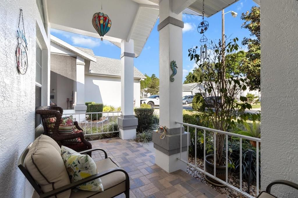 For Sale: $299,900 (2 beds, 2 baths, 1621 Square Feet)