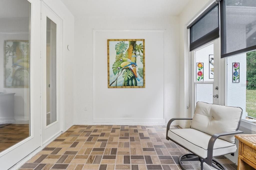 For Sale: $299,900 (2 beds, 2 baths, 1621 Square Feet)