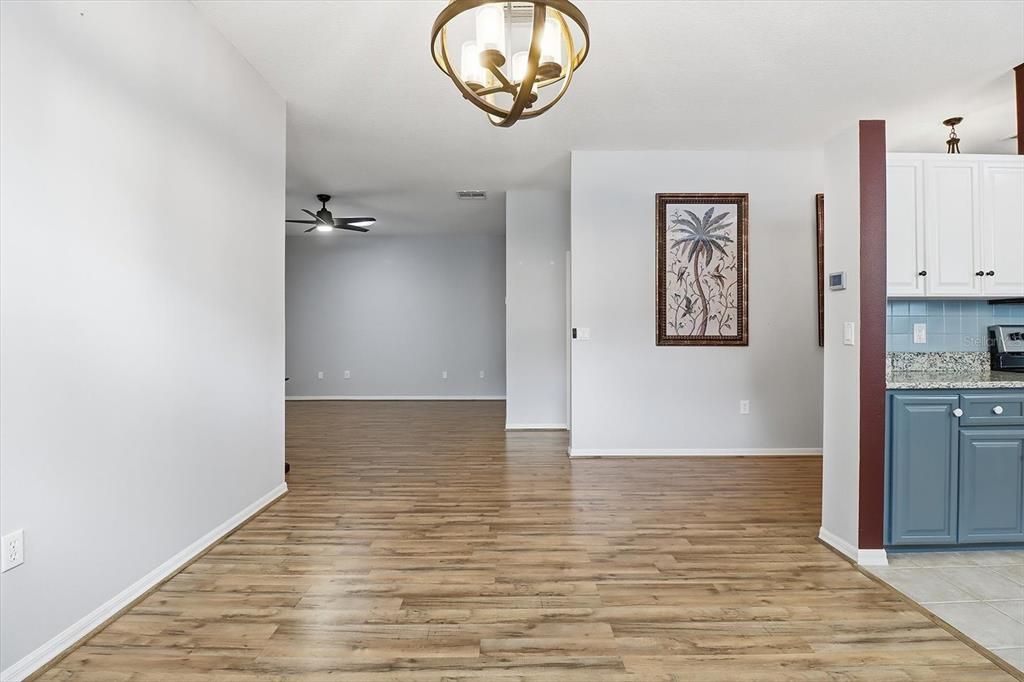 For Sale: $299,900 (2 beds, 2 baths, 1621 Square Feet)