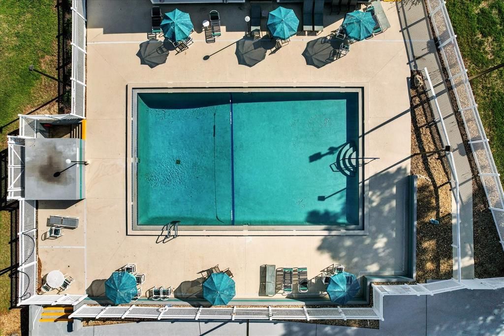 For Sale: $299,900 (2 beds, 2 baths, 1621 Square Feet)