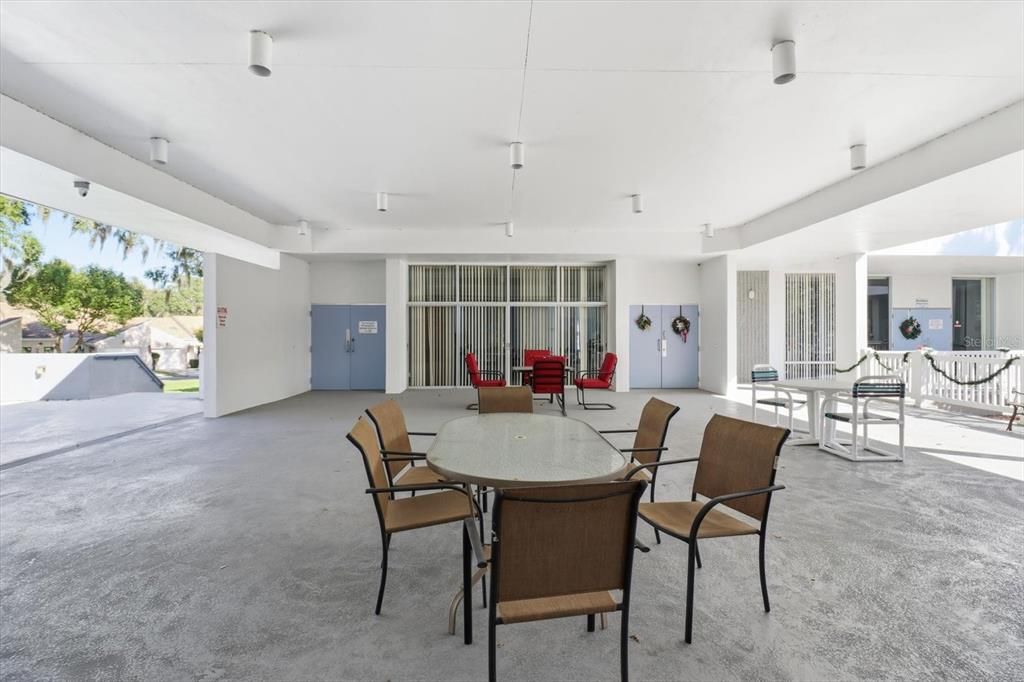 For Sale: $299,900 (2 beds, 2 baths, 1621 Square Feet)