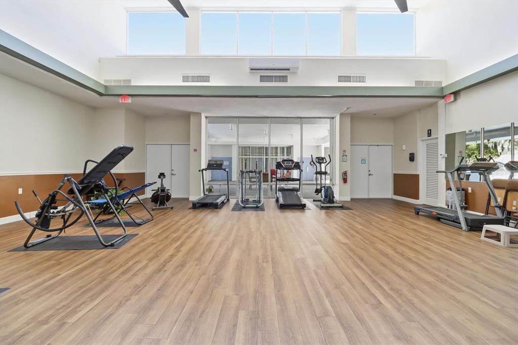 For Sale: $299,900 (2 beds, 2 baths, 1621 Square Feet)