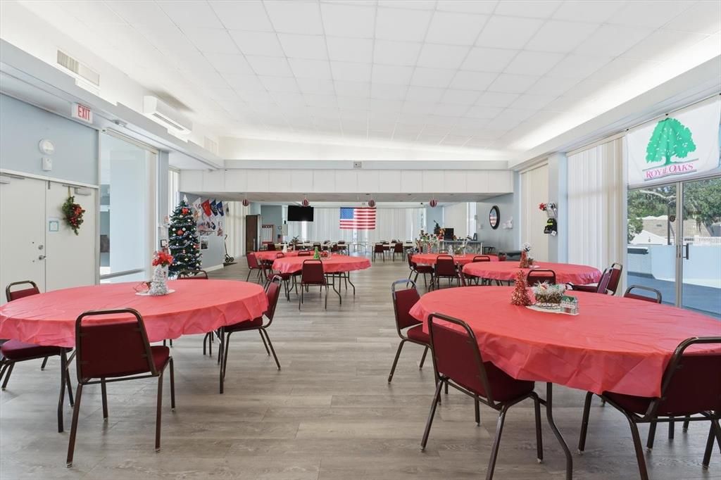 For Sale: $299,900 (2 beds, 2 baths, 1621 Square Feet)