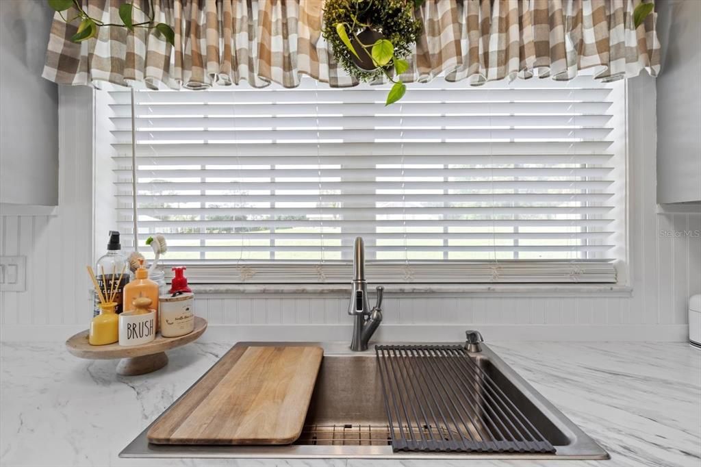 Под контрактом: $422,500 (3 спален, 3 ванн, 2672 Квадратных фут)