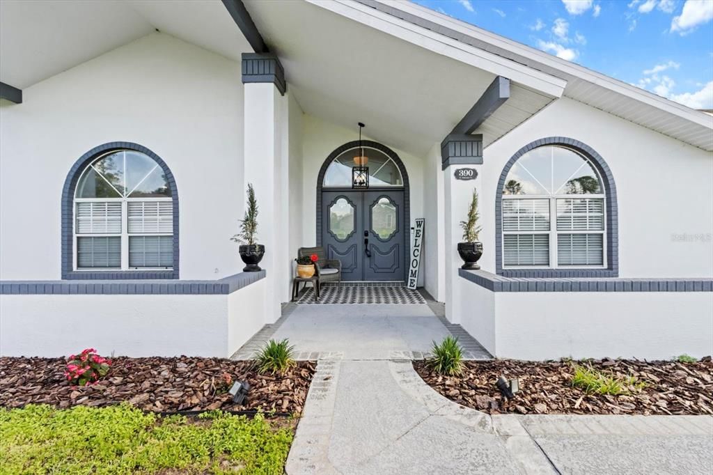 Под контрактом: $422,500 (3 спален, 3 ванн, 2672 Квадратных фут)