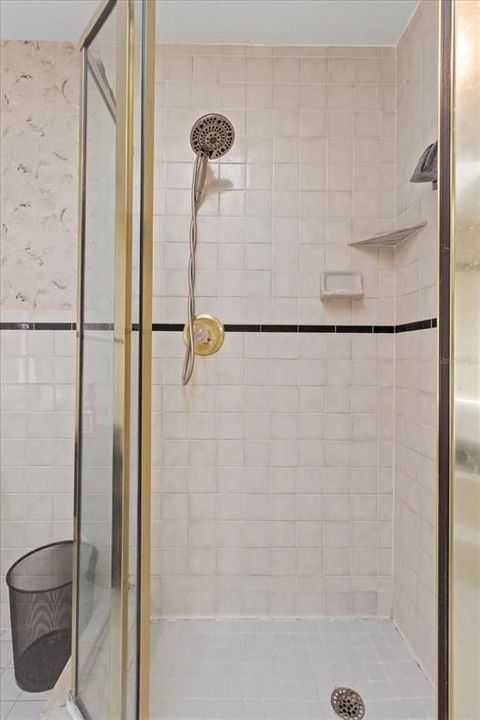 Под контрактом: $422,500 (3 спален, 3 ванн, 2672 Квадратных фут)