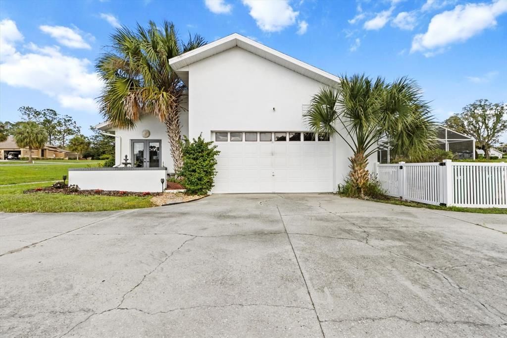 Под контрактом: $422,500 (3 спален, 3 ванн, 2672 Квадратных фут)