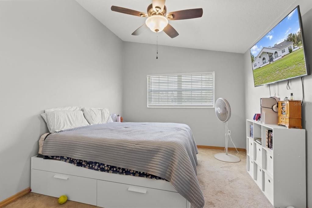 Под контрактом: $422,500 (3 спален, 3 ванн, 2672 Квадратных фут)