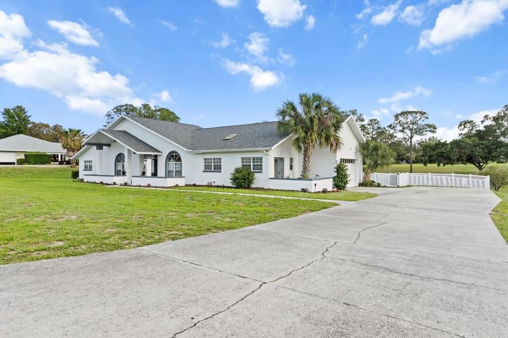 Под контрактом: $422,500 (3 спален, 3 ванн, 2672 Квадратных фут)