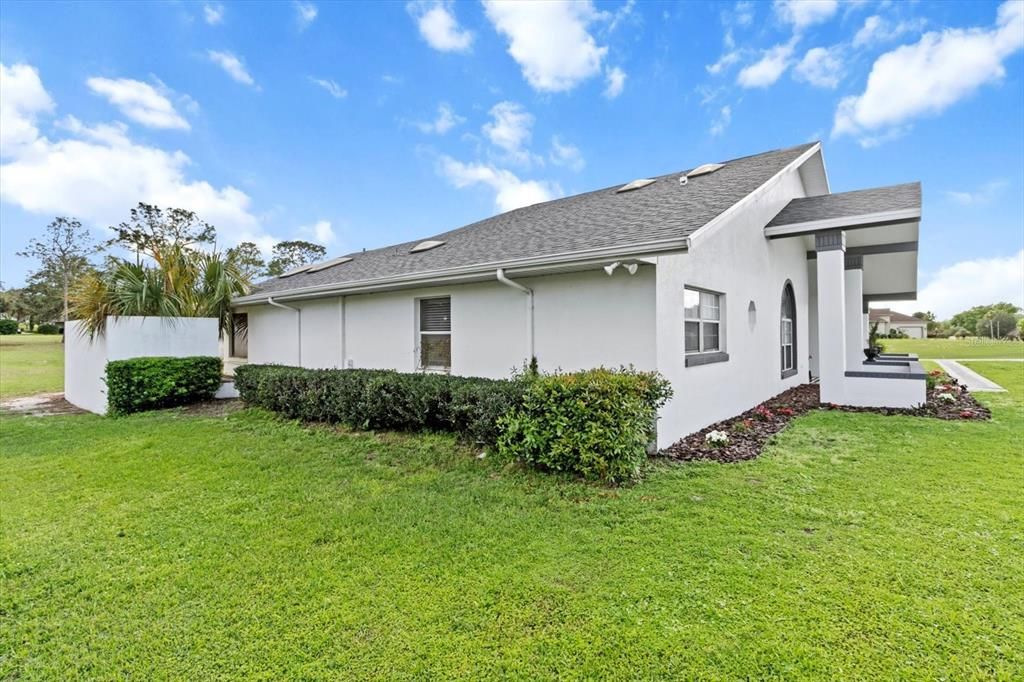 Под контрактом: $422,500 (3 спален, 3 ванн, 2672 Квадратных фут)