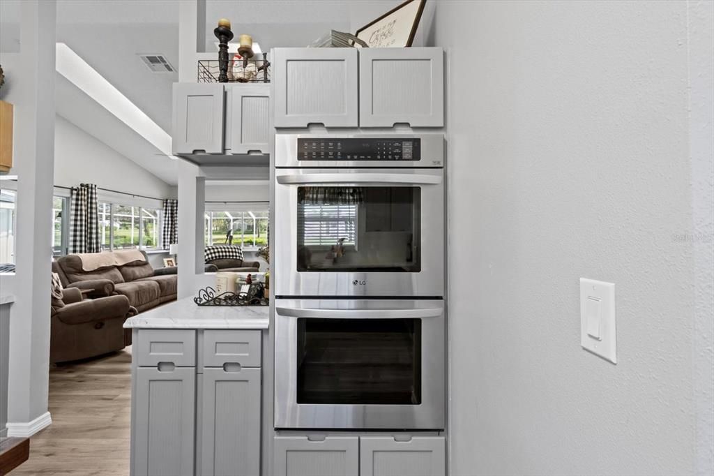 Под контрактом: $422,500 (3 спален, 3 ванн, 2672 Квадратных фут)