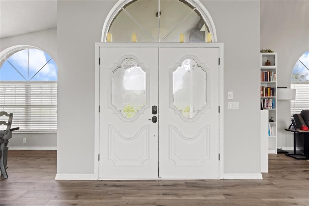 Под контрактом: $422,500 (3 спален, 3 ванн, 2672 Квадратных фут)