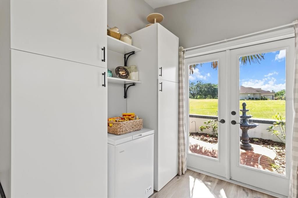 Под контрактом: $422,500 (3 спален, 3 ванн, 2672 Квадратных фут)