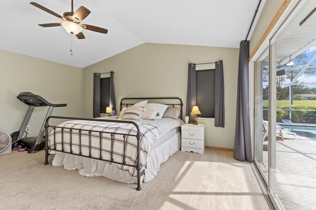 Под контрактом: $422,500 (3 спален, 3 ванн, 2672 Квадратных фут)