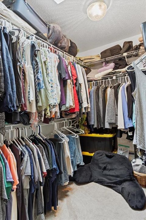 Под контрактом: $422,500 (3 спален, 3 ванн, 2672 Квадратных фут)