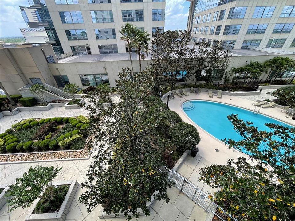 待售: $175,000 (1 贝兹, 1 浴室, 837 平方英尺)