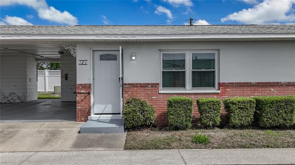 For Sale: $155,900 (2 beds, 1 baths, 765 Square Feet)