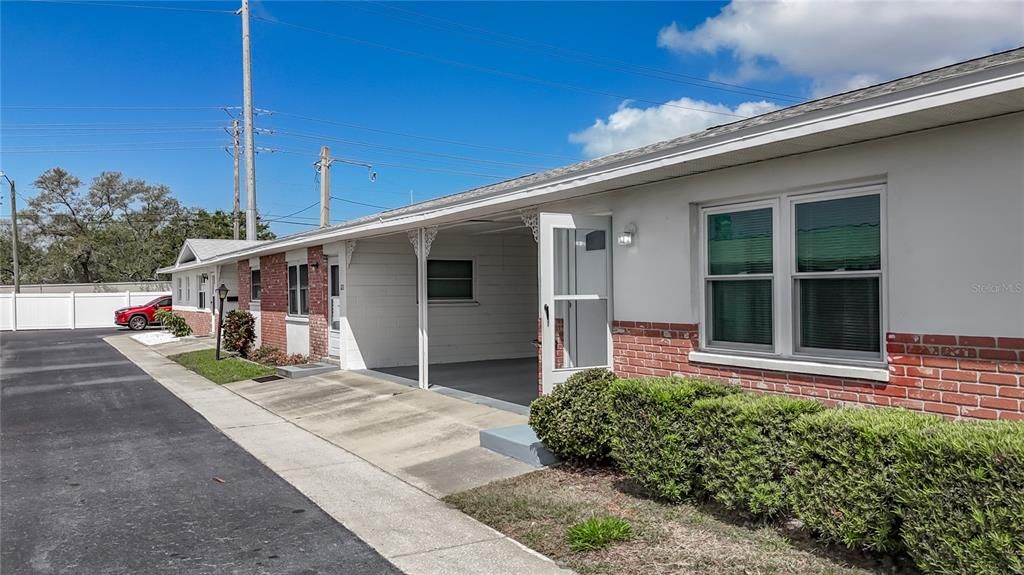 For Sale: $155,900 (2 beds, 1 baths, 765 Square Feet)