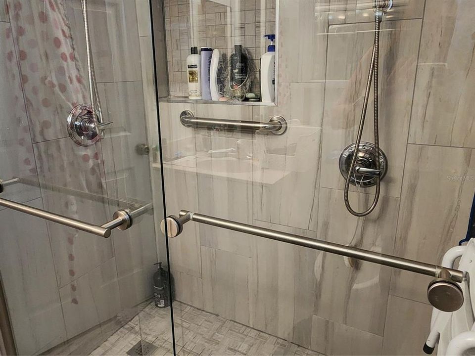 For Sale: $385,000 (3 beds, 2 baths, 1410 Square Feet)