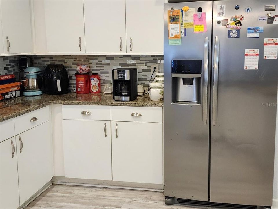 For Sale: $385,000 (3 beds, 2 baths, 1410 Square Feet)