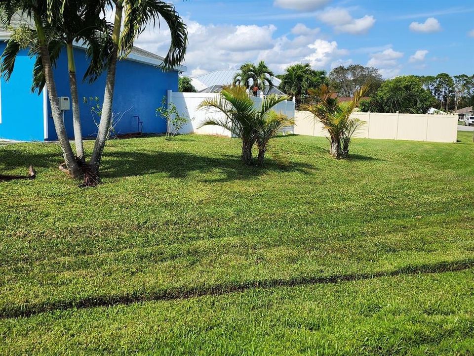 For Sale: $385,000 (3 beds, 2 baths, 1410 Square Feet)