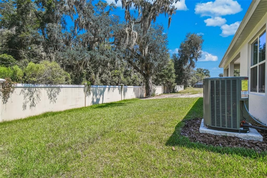 Active With Contract: $349,900 (2 beds, 2 baths, 1976 Square Feet)